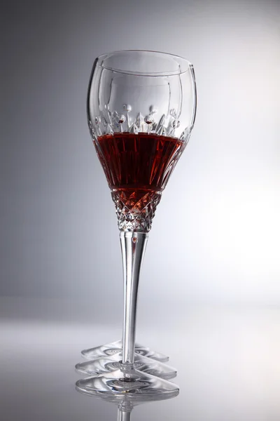 Vino rosso in bicchiere — Foto Stock