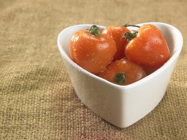 Tomate cereja maduro — Fotografia de Stock