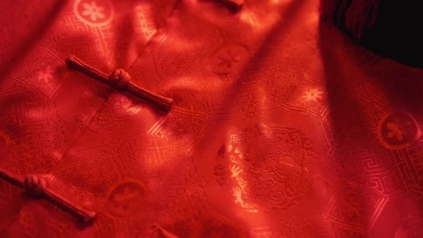 Oranges Mandarines Enveloppe Rouge Chinoise Avec Cheongsam Mâles Sur Fond — Video