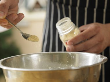 Kaşığı zencefil tozu