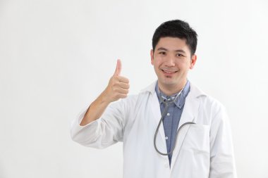 Çinli doktor gülümseyen