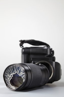 Kırık kamera lens