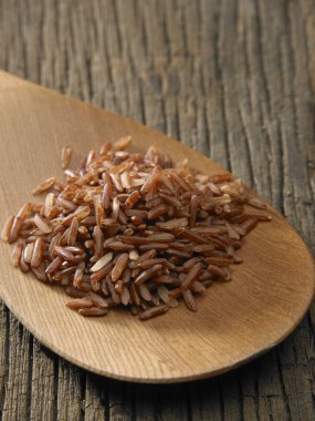 pişmemiş kahverengi pirinç