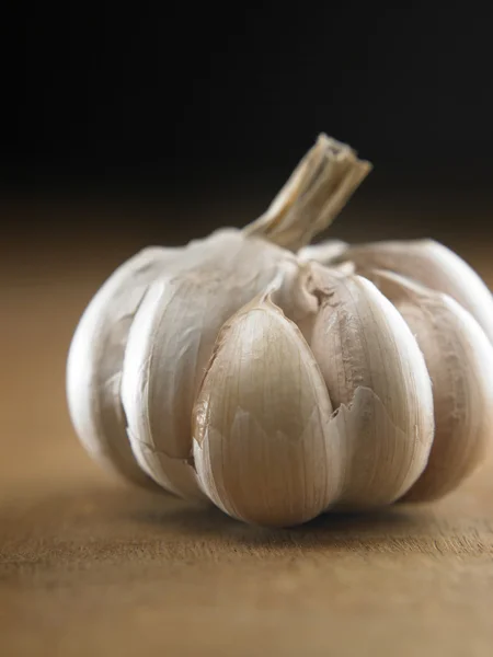 Organic raw garlic — Stock Photo, Image