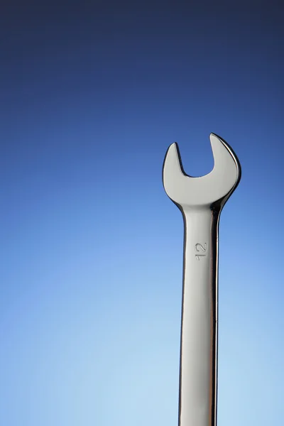 Een metalen moersleutel — Stockfoto