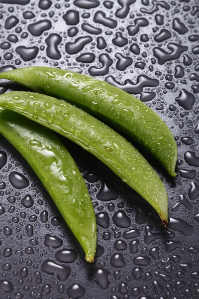 Vaina de guisantes y guisantes — Foto de Stock