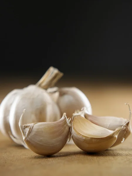 Organic raw garlic — Stock Photo, Image