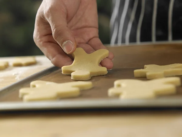 Chef arreglando galletas de Navidad —  Fotos de Stock