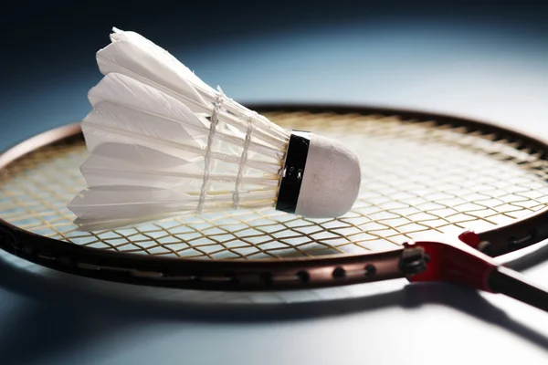 Raquette et volant de badminton — Photo