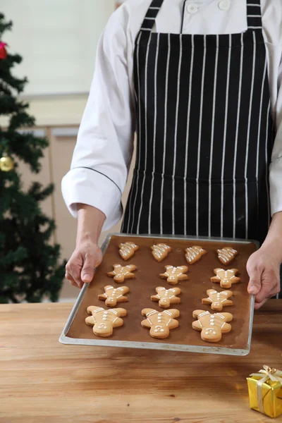 Tablett mit Weihnachtsplätzchen — Stockfoto