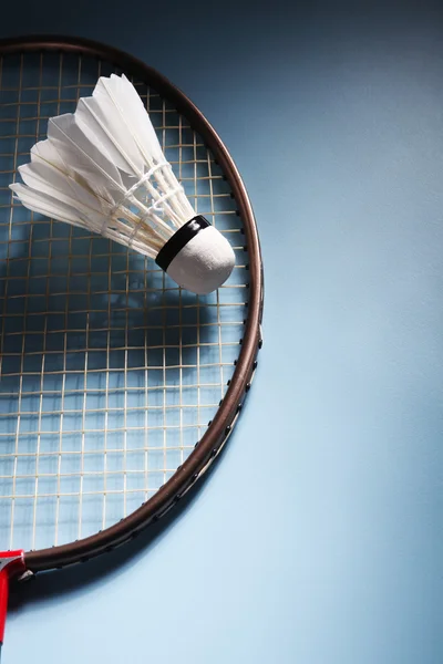 Badminton raquete e shuttlecock — Fotografia de Stock