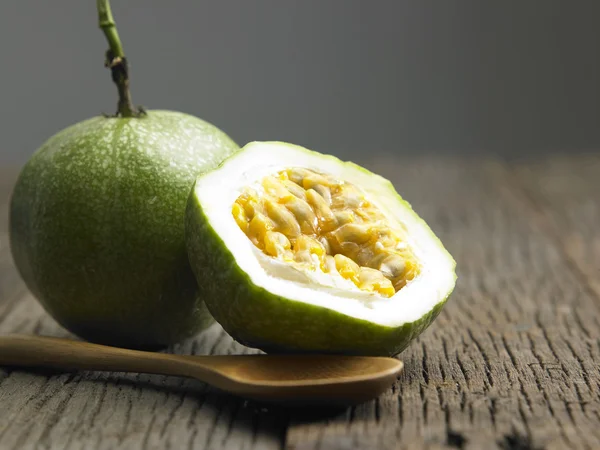 Green Passion fruits — Stock Photo, Image