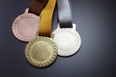 Altın, gümüş ve bronz madalyalar