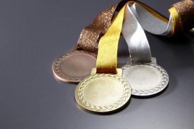 Altın, gümüş ve bronz madalya