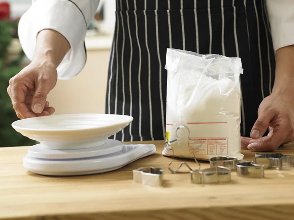 Man preparing igredients — Stock Photo, Image