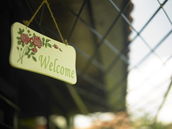 Висячий знак приветствия
