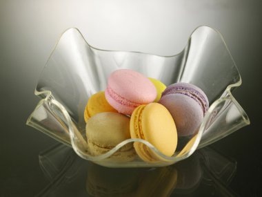 Renkli macarons tepsi