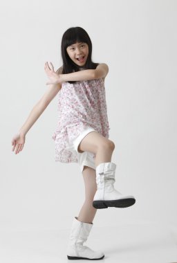 Çinli kız mutlu hissediyor