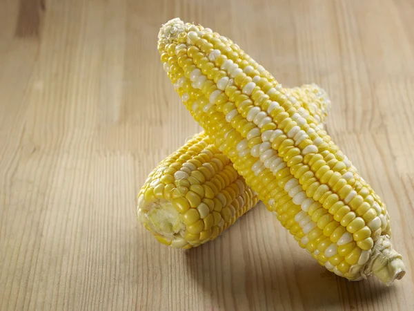 Oreja de maíz amarillo — Foto de Stock