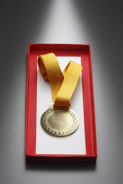 Gouden medaille met lint — Stockfoto