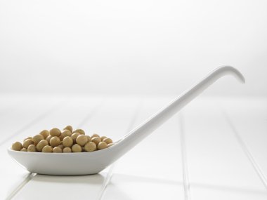 Kaşık soya fasulyesi tam