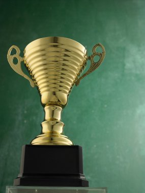 Canavar ekip çalışması için Altın Kupa