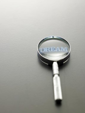 Büyüteç camı odak