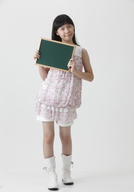 Kız holding yazı tahtası