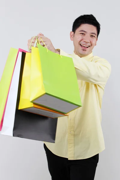 Άντρας με τσάντες για ψώνια — Φωτογραφία Αρχείου