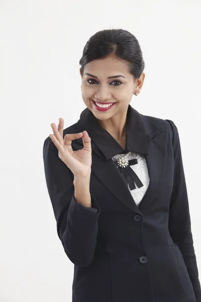 Indická žena s Ok znamení — Stock fotografie