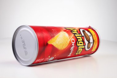 Pringles chips package