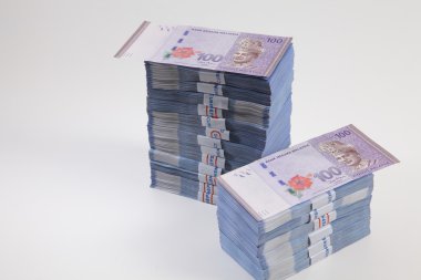 Beyaz üzerine Malezya Ringiti