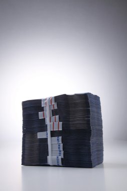 Beyaz üzerine Malezya Ringiti