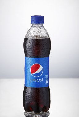 Pepsi şişe içecekler