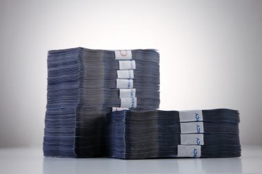 Beyaz üzerine Malezya Ringiti