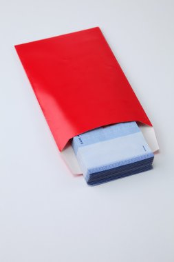 para ile kırmızı zarf