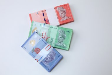 Beyaz üzerine Malezya Ringiti