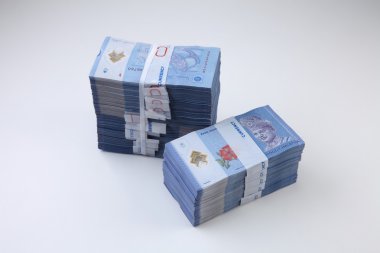 Beyaz üzerine Malezya Ringiti