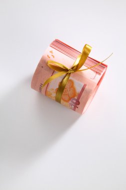 Beyaz üzerine Malezya Ringiti