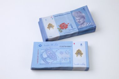 Beyaz üzerine Malezya Ringiti