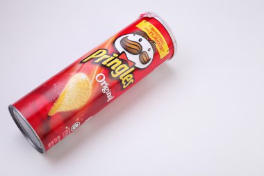 Pringles chips package