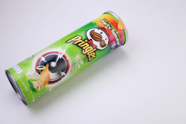Pringles chips package