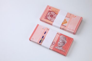 Beyaz üzerine Malezya Ringiti