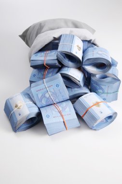 Beyaz üzerine Malezya Ringiti