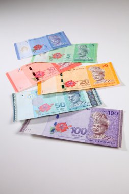 Beyaz üzerine Malezya Ringiti