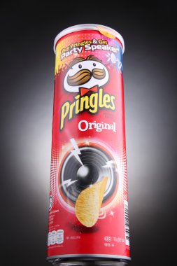 Pringles cips paketi