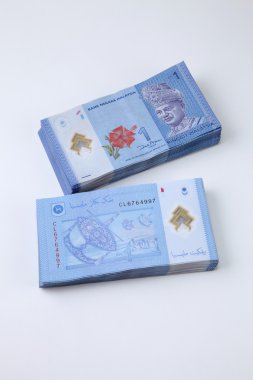 Beyaz üzerine Malezya Ringiti