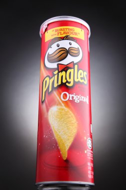 Pringles cips paketi