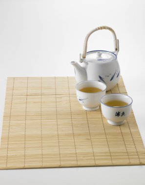 Çaydanlık ve fincanlar