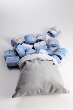 Beyaz üzerine Malezya Ringiti